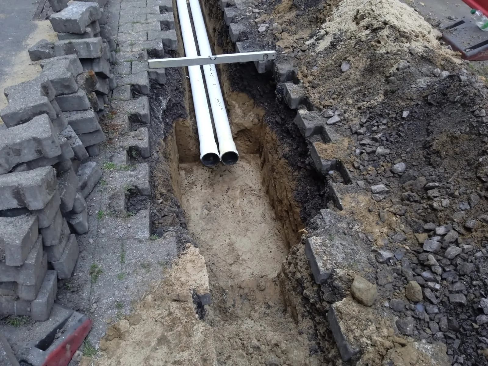 Rohrleitungsbau im offenen Leitungsgraben mit Verbau